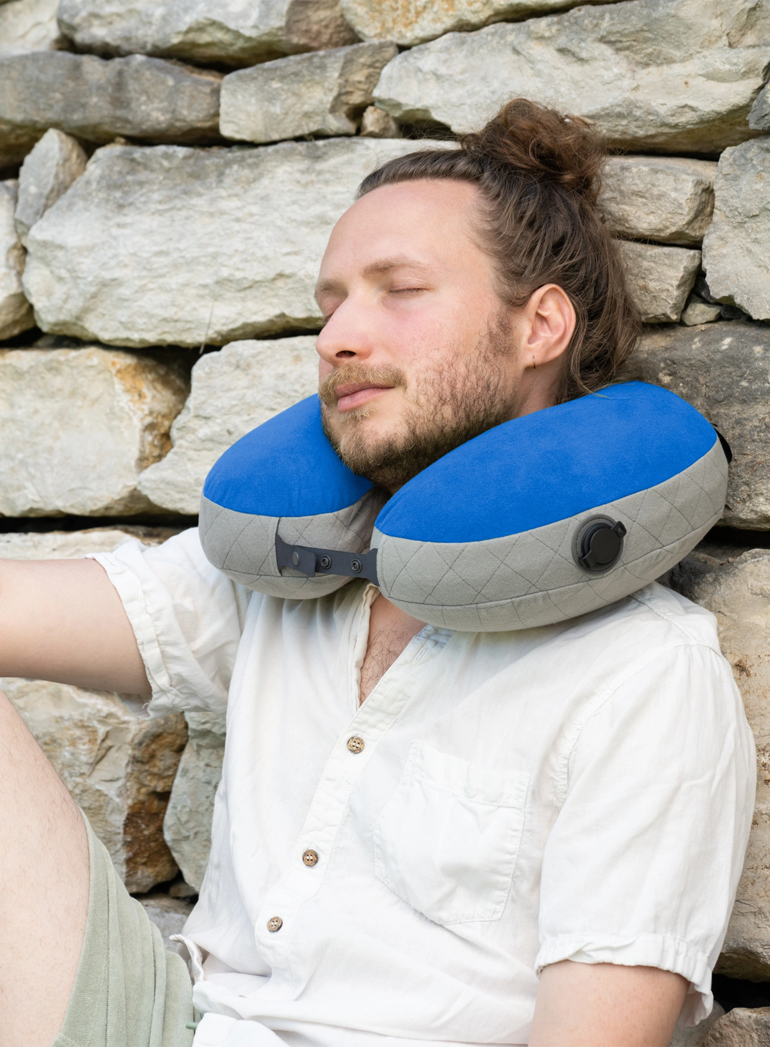 Vankúš Cocoon U-Shaped Down Neck Pillow - true blue/grey