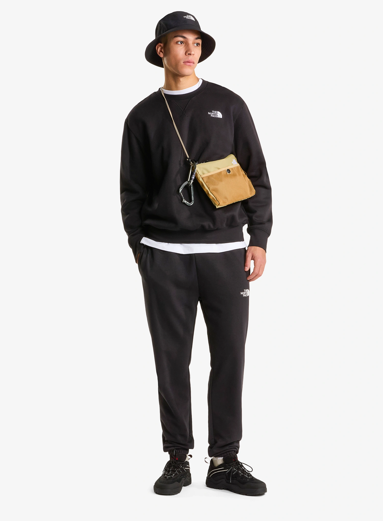 Mikina bez kapucne The North Face Essential Relaxed Crew - tnf black