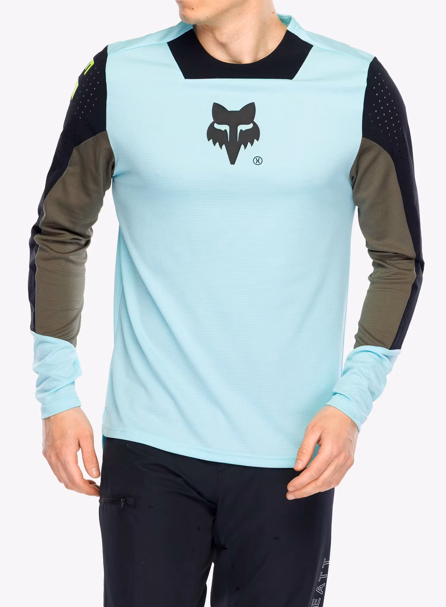 FoxDefendLSJerseyElevated_lightblu198571005286a.webp