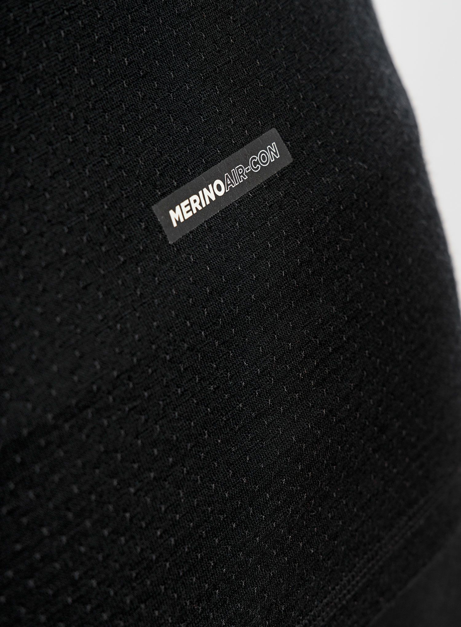 Funkčné tričko Mons Royale Temple Tech Hood - black