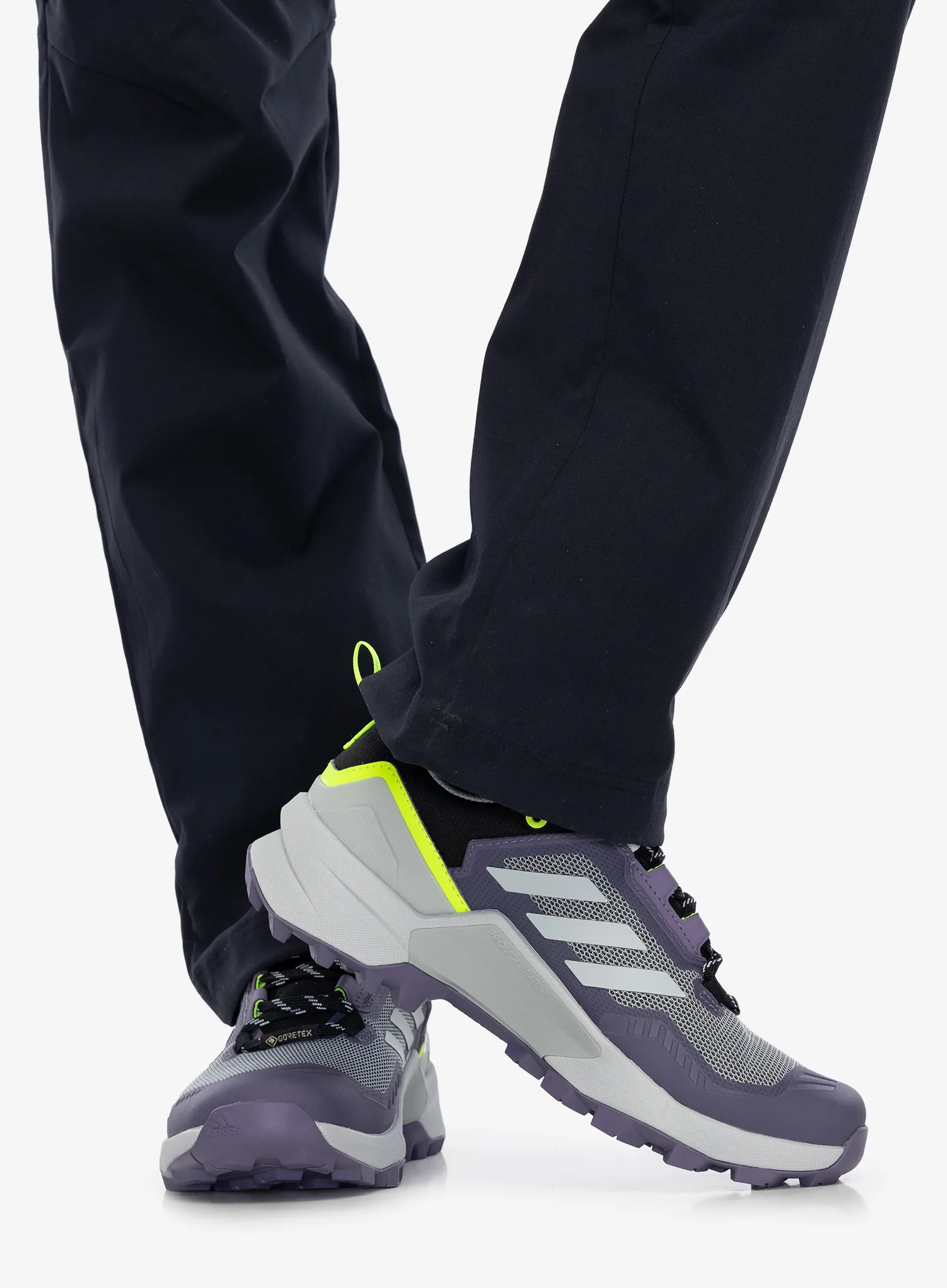 Trekingové dámske topánky adidas TERREX Swift R3 GTX - wonsil/wonsil/luclem