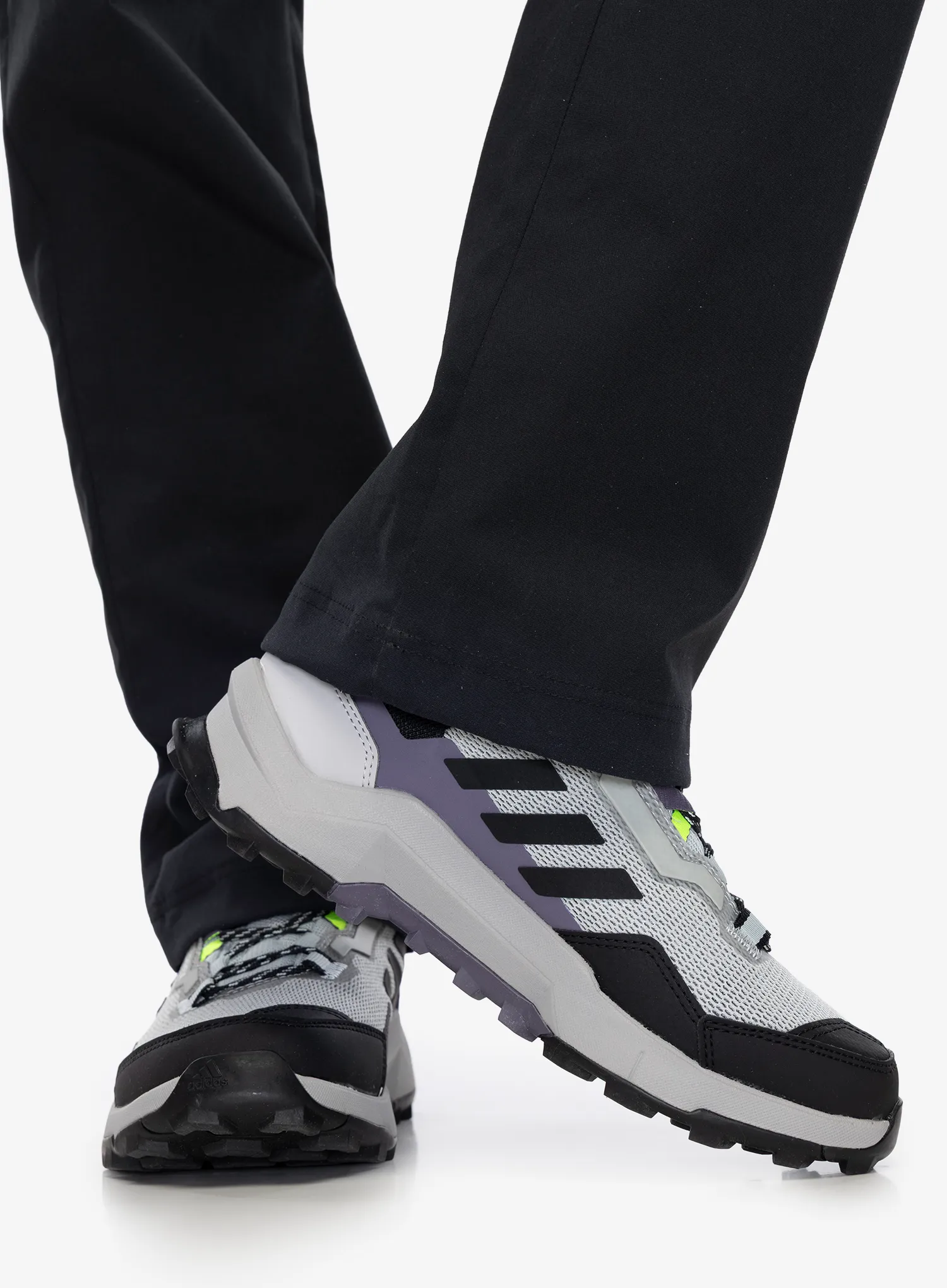 Dámske trekingové topánky nízke adidas TERREX AX4 - wonsil/cblack/gretwo