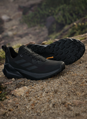 Nízke turistické topánky dámske adidas TERREX Trailmaker 2 - core blk/grey four/colleg gold