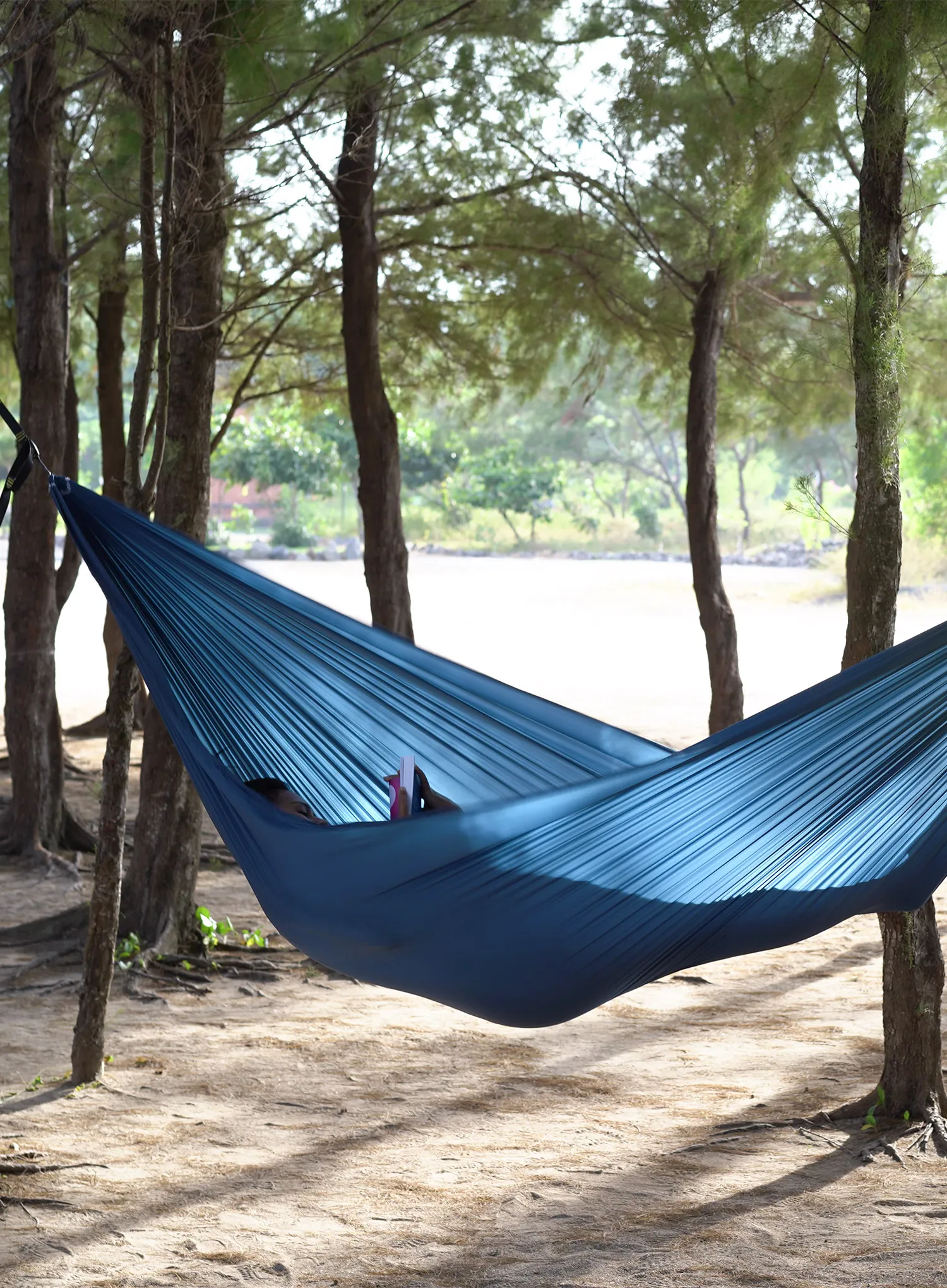 Hojdacia sieť Ticket To The Moon Lightest Hammock - navy blue