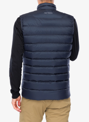 Páperová vesta Arcteryx Cerium Vest - black sapphire