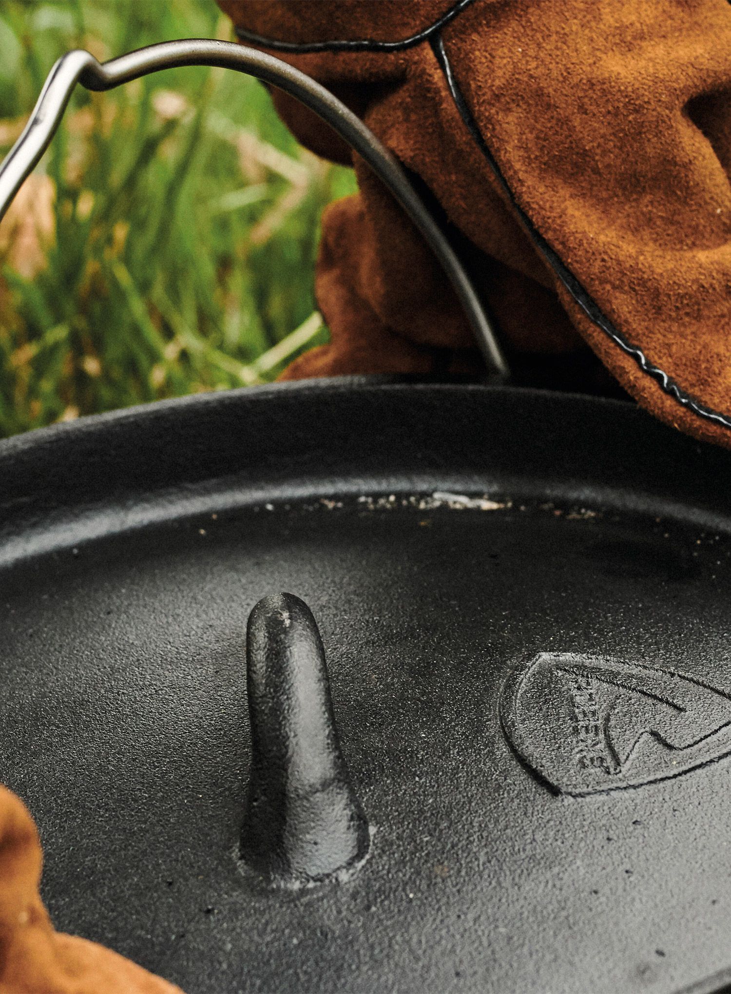 Kotlík Robens Carson Dutch Oven 8,2 L - black