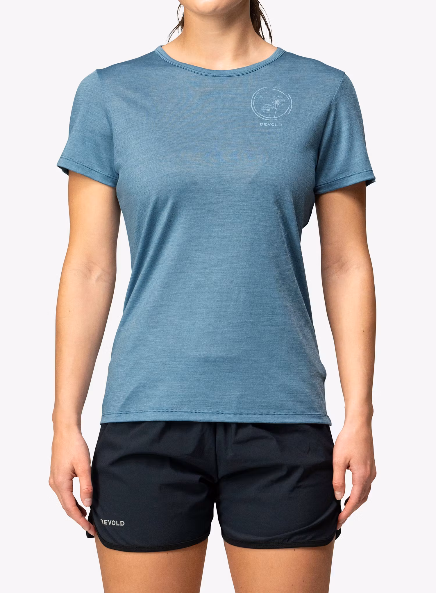 qweDevoldActiveSpringTeeskyblue7028567677353a.webp