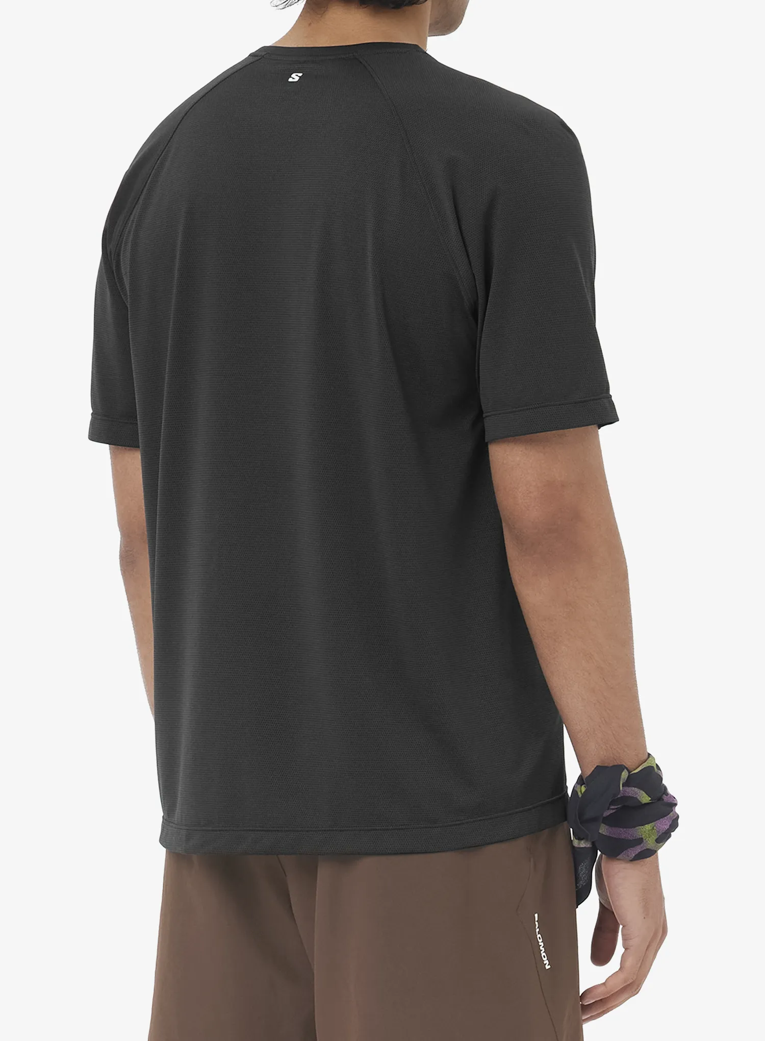Tričko Salomon Shkout Core S/S Tee GFX - deep black