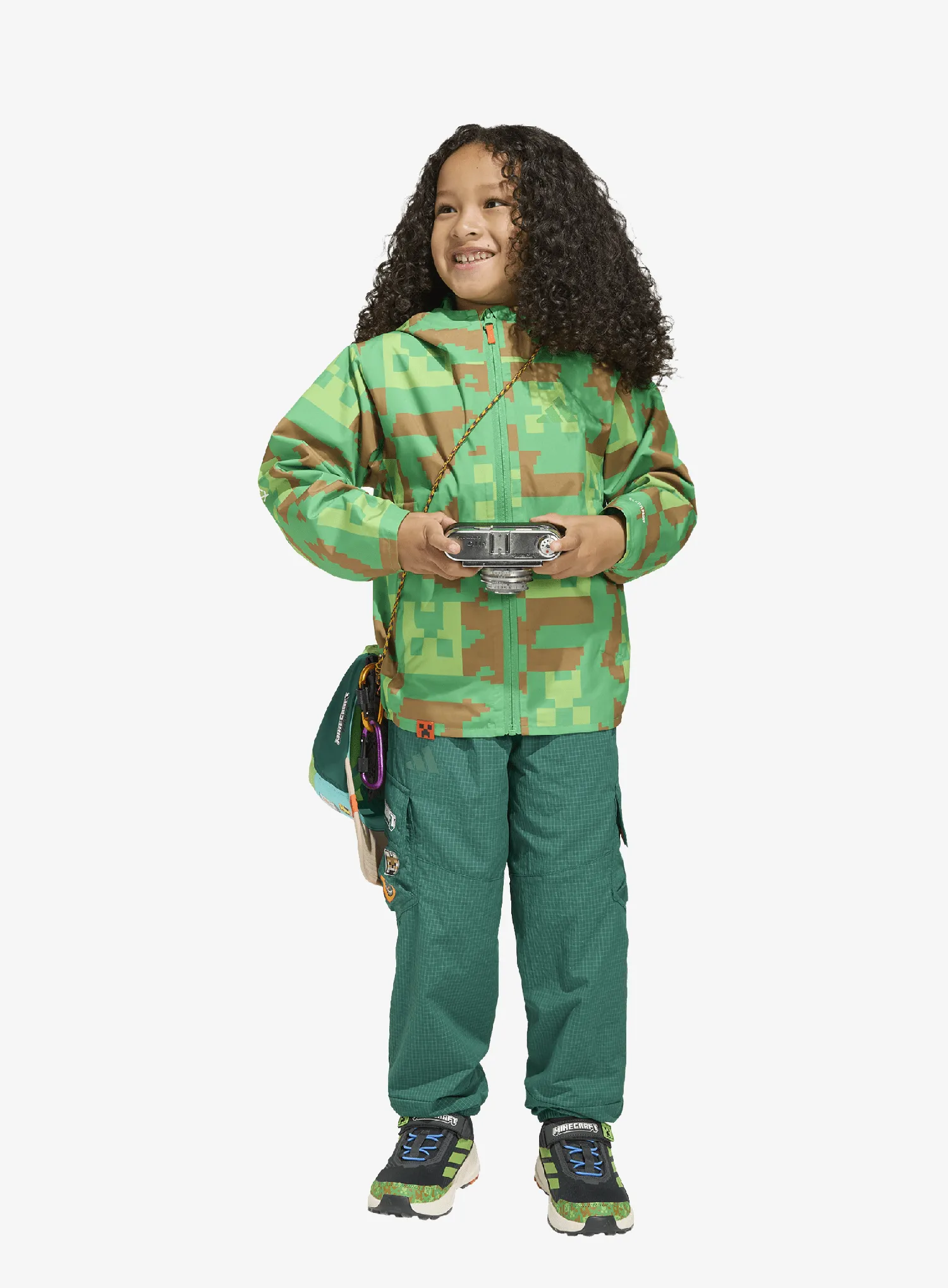 Detská bunda adidas TERREX Minecraft Climaproof Rain Jacket - green/brown desert/luc lime