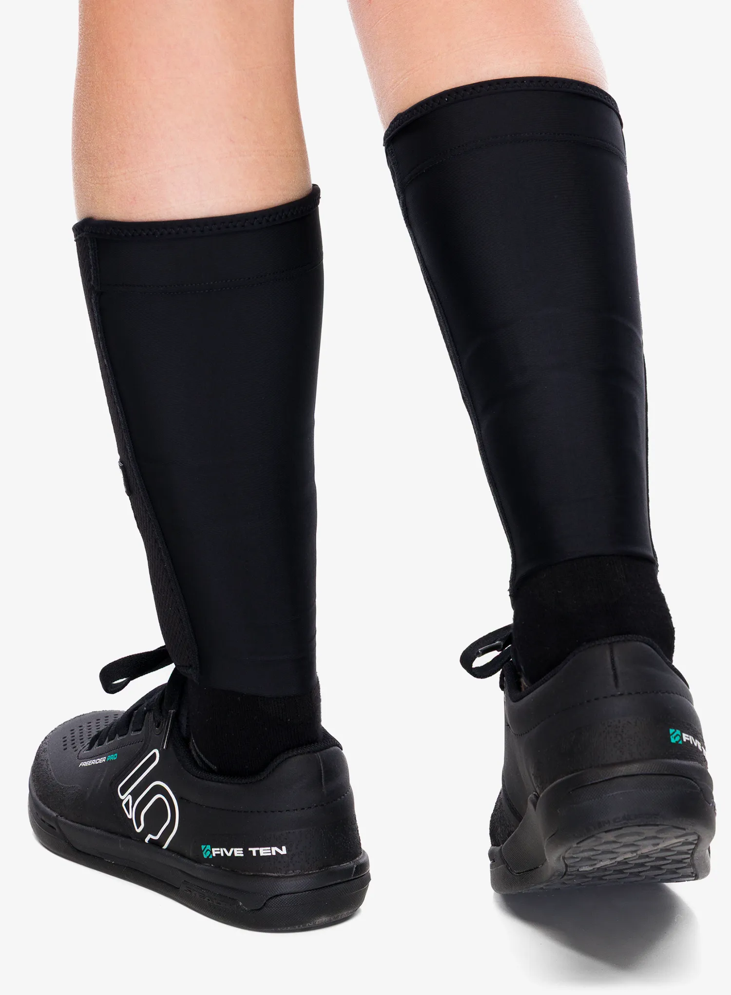 Chrániče na bicykel Sweet Protection Shin Guards Light - black