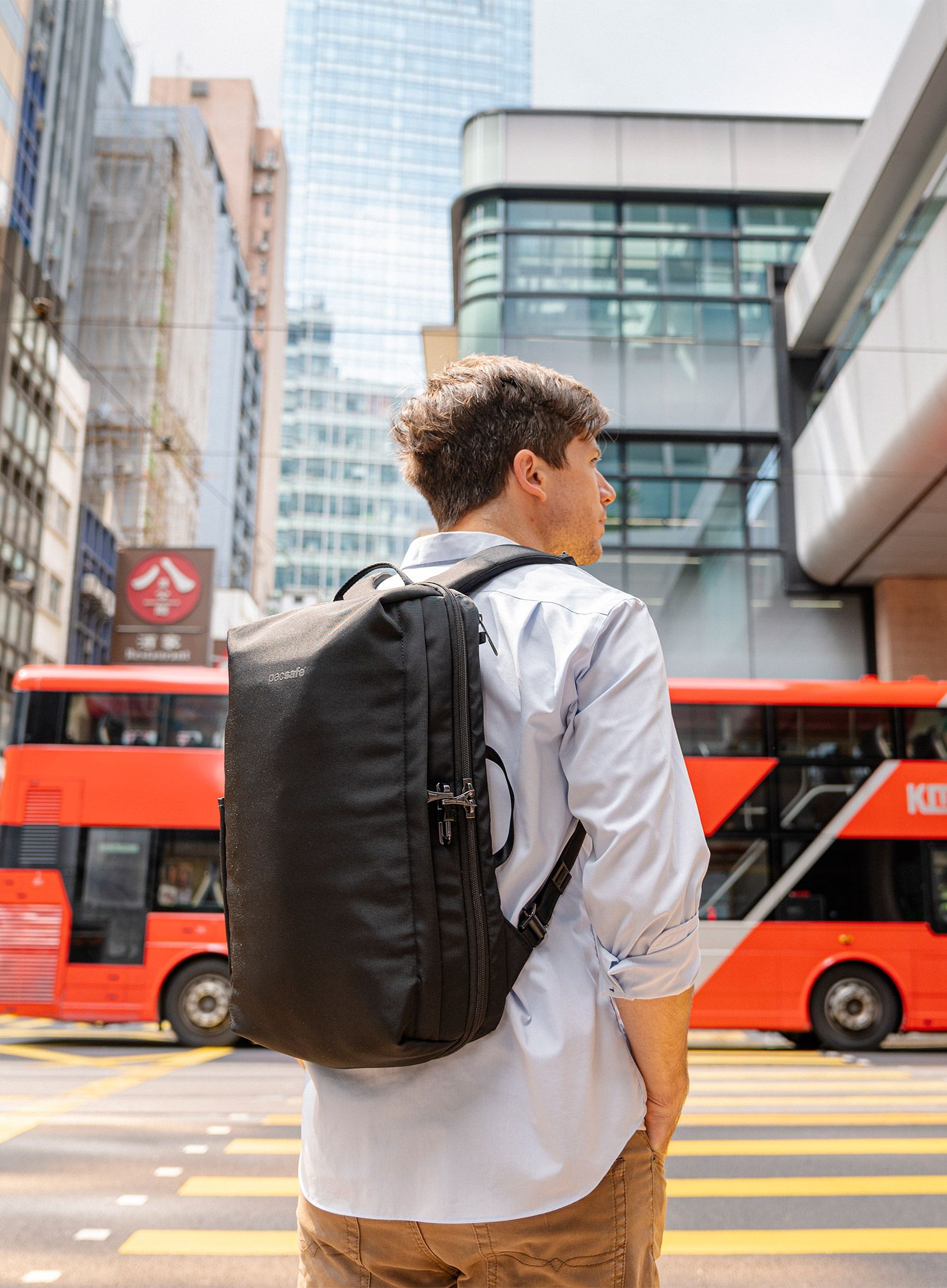 Mestský ruksak Pacsafe X 16 Commuter Backpack - black