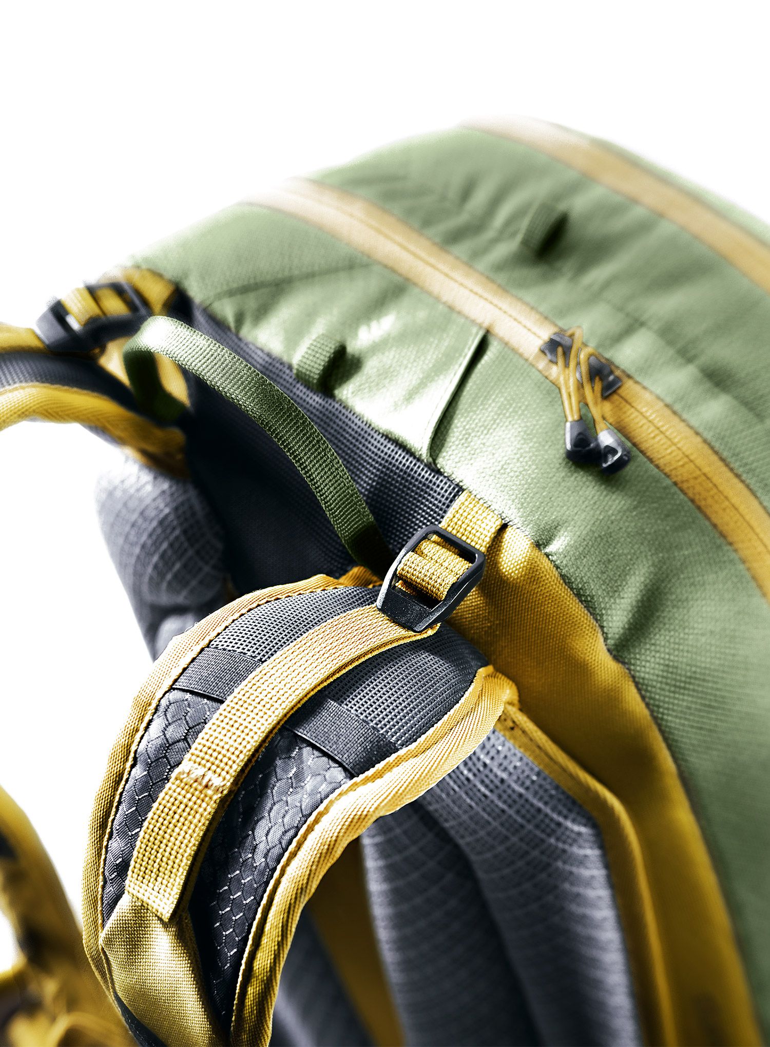 Cyklistický batoh Deuter Attack 16 - khaki/turmeric