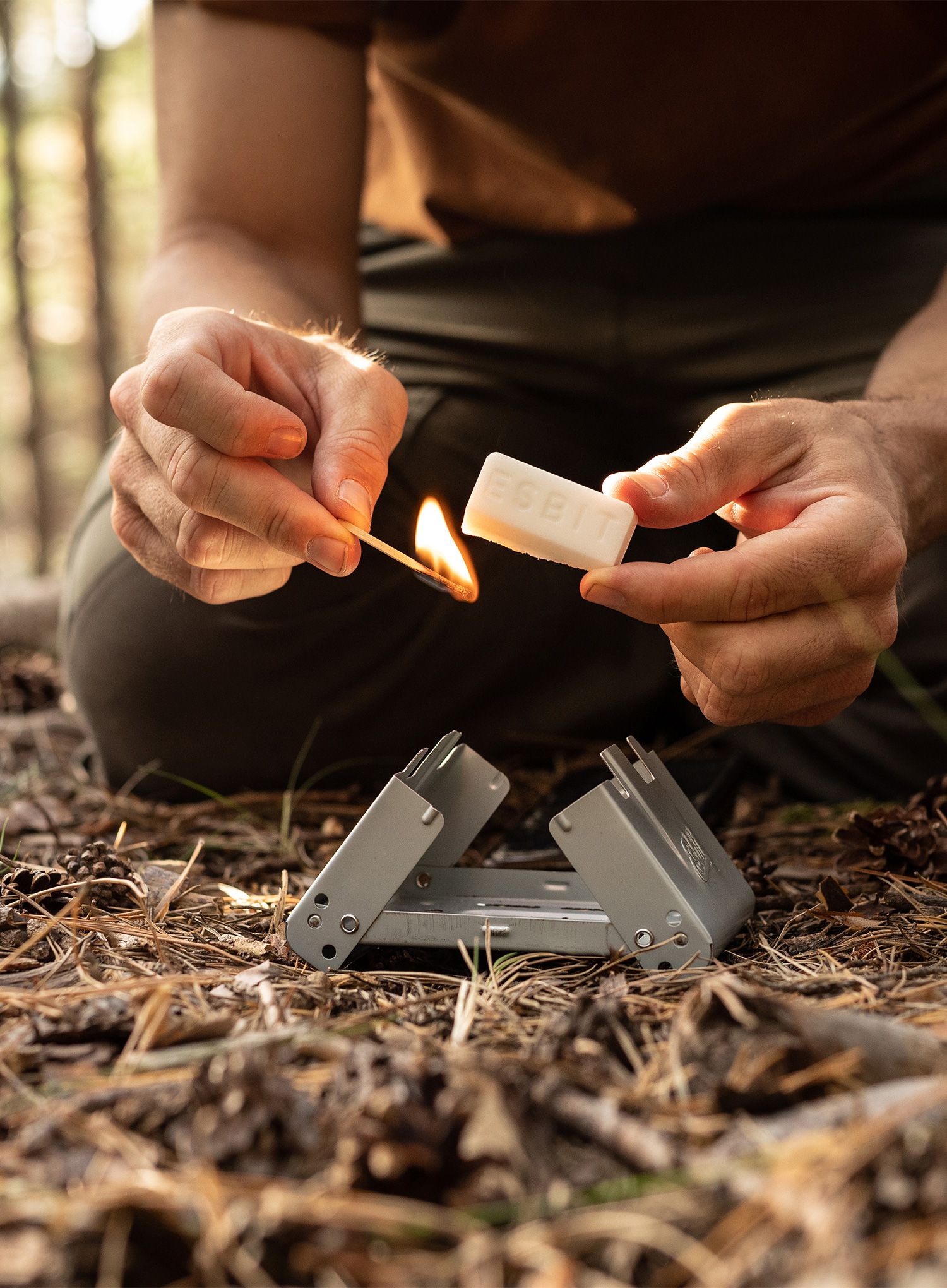 Turistický varič Esbit Pocket Stove w/Windshield 2 x 27g