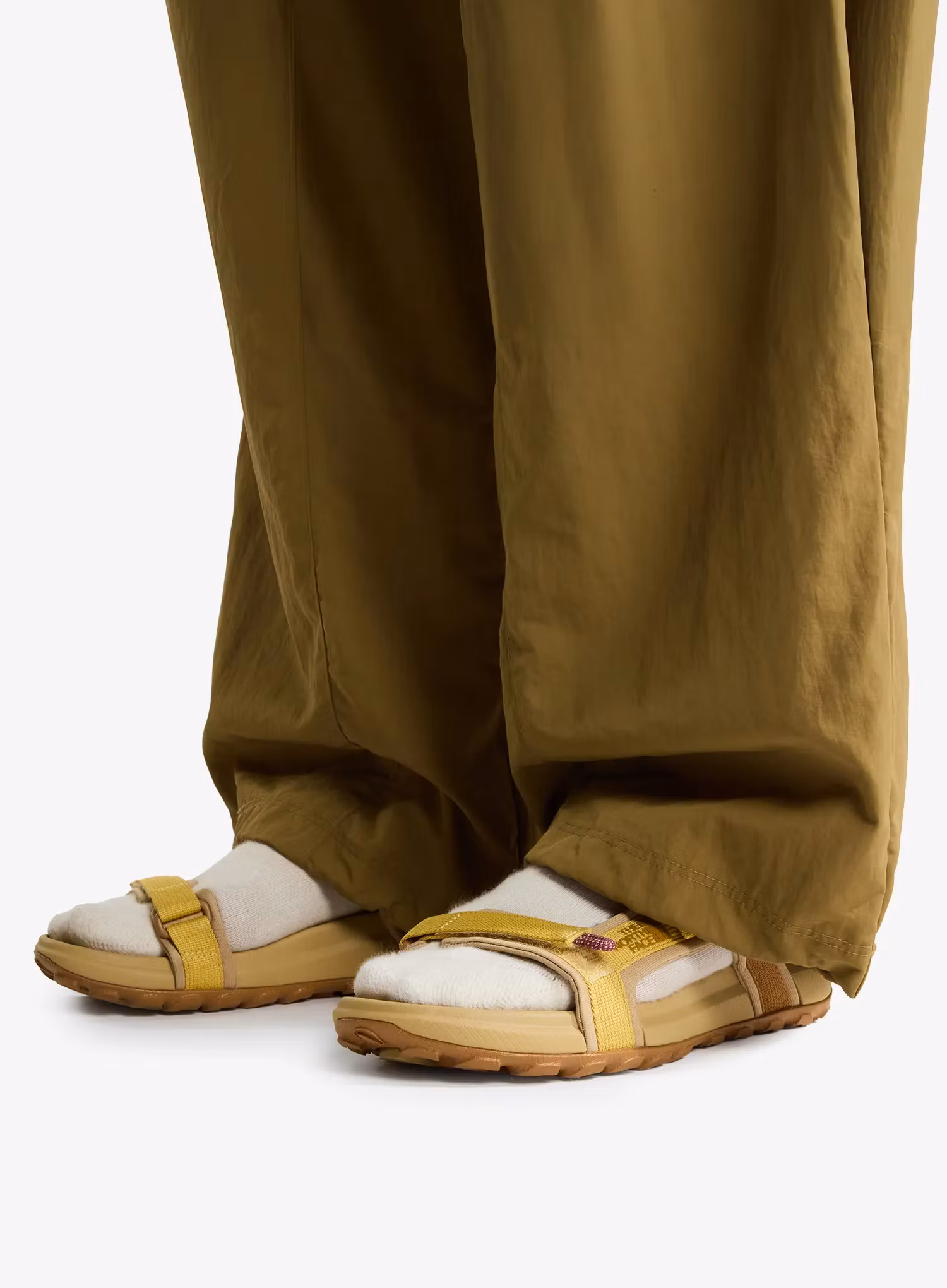 Turistické sandále dámske The North Face Explore Camp Sandal - honeyed sand/utility brown
