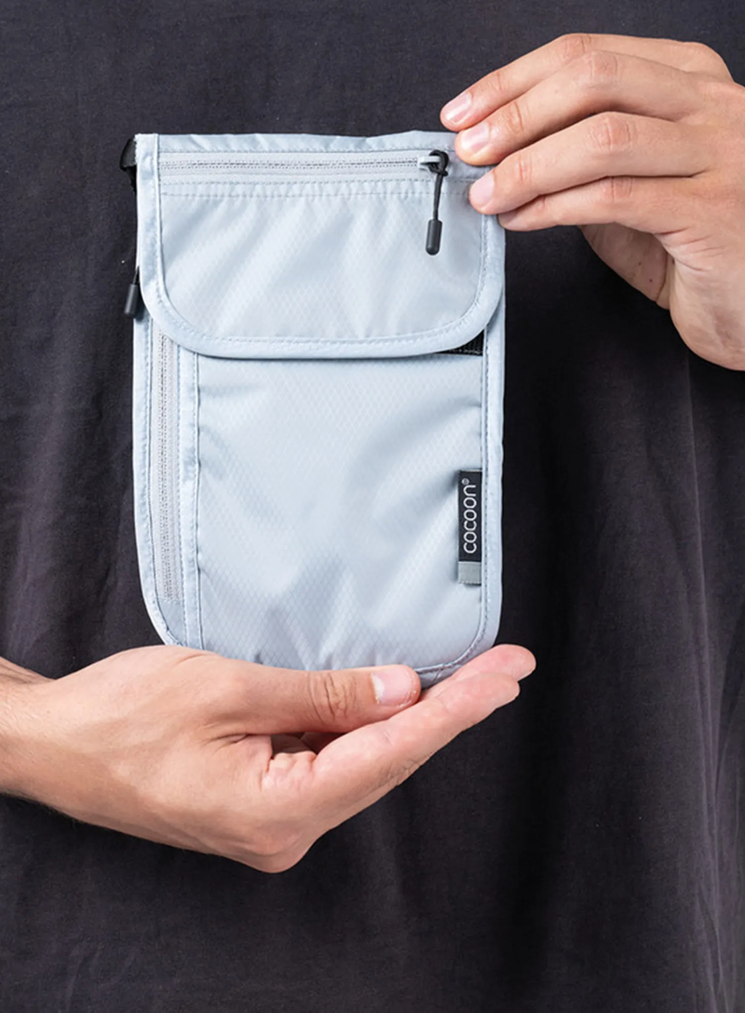 Vrecúško Cocoon Travel Neck Wallet - star grey