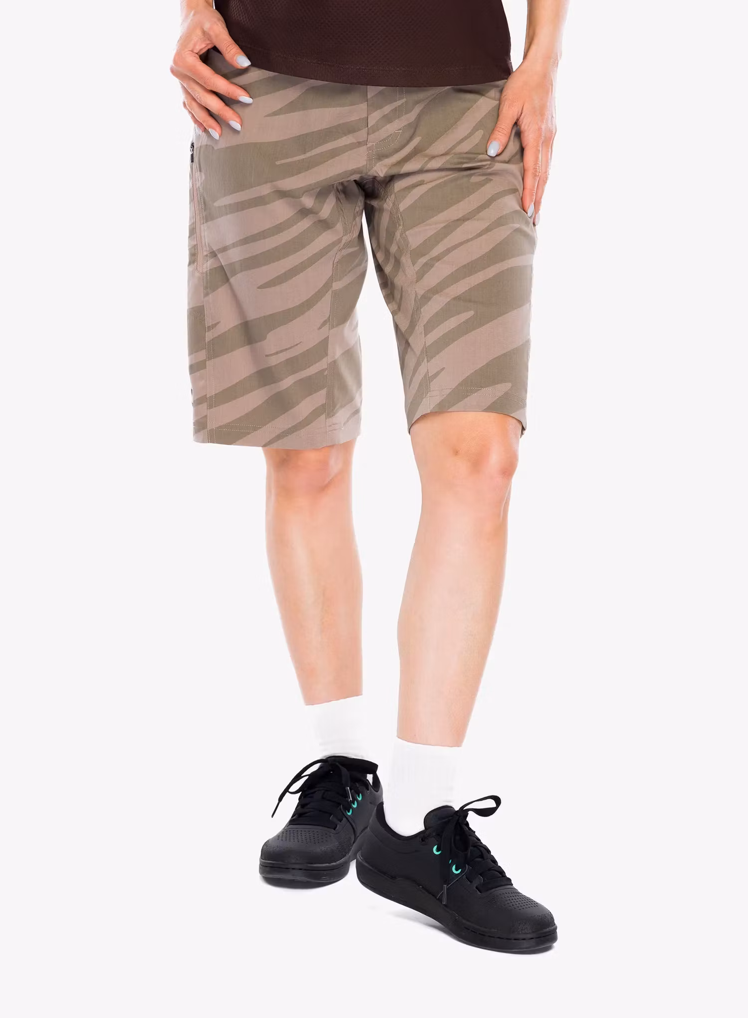 MonsRoyaleVirageBikeShorts_undercovercamo_9420070020752_822.webp