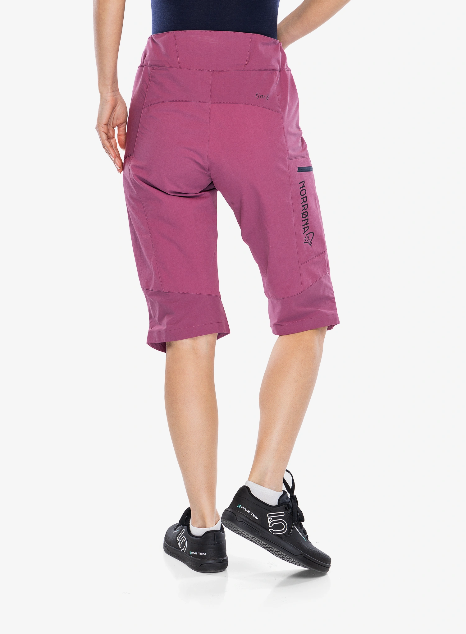 Dámske cyklistické nohavice krátke Norrona Fjora Flex1 Shorts - violet quartz