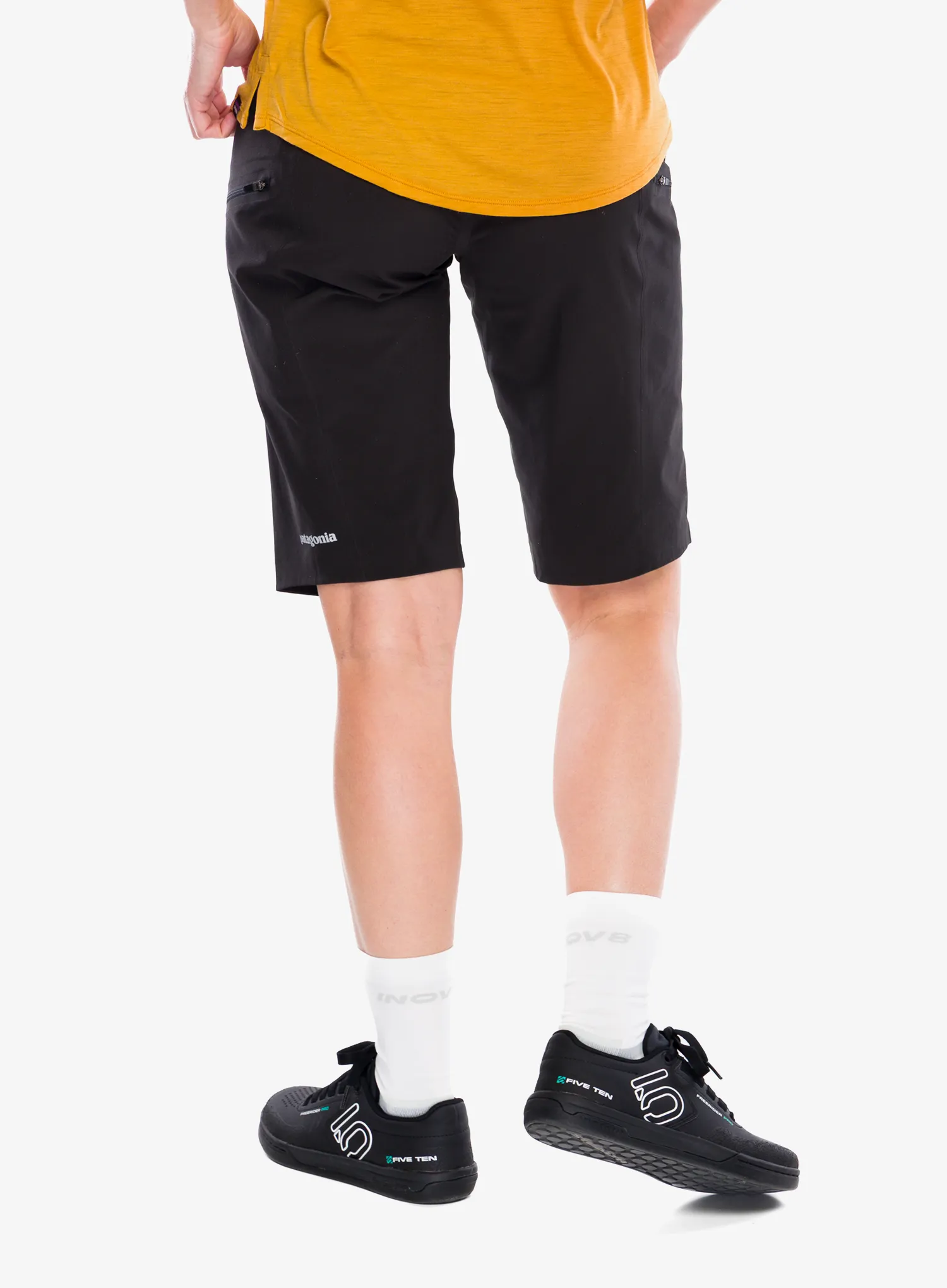 Dámske cyklistické nohavice krátke Patagonia Dirt Roamer Bike Shorts - black