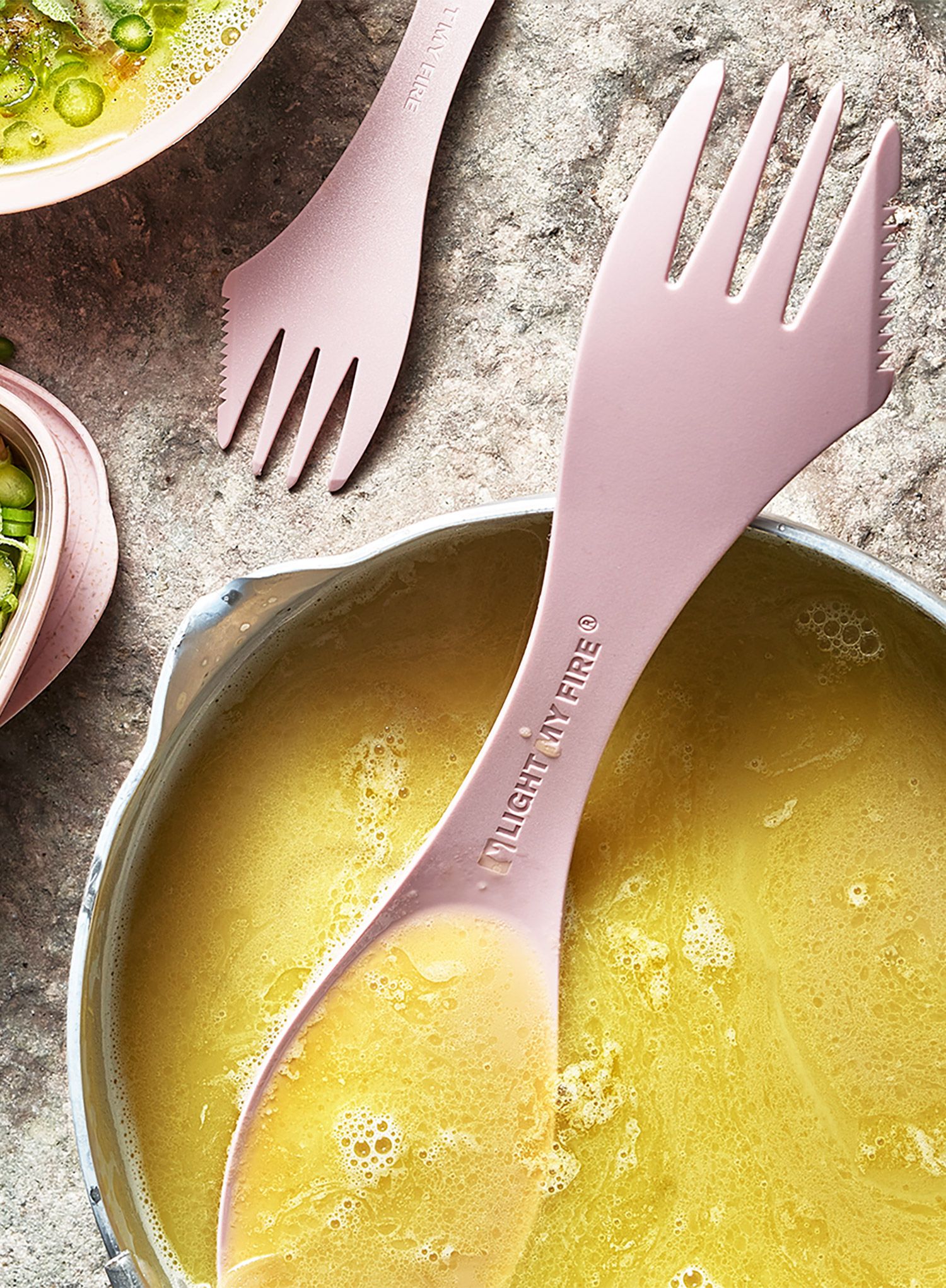 Turistický príbor Light My Fire Spork Medium 2 Pack Bio - sandygreen/pink