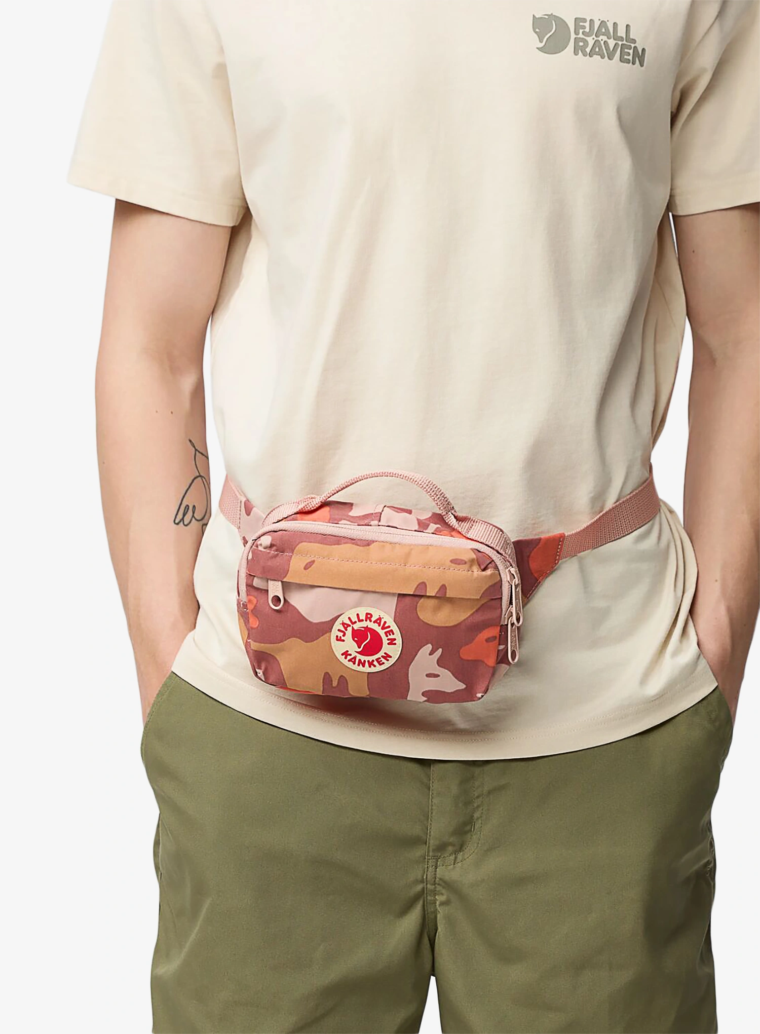 Ľadvinka Fjallraven Kanken Graphics Hip Pack - chalkrose/hidden animals
