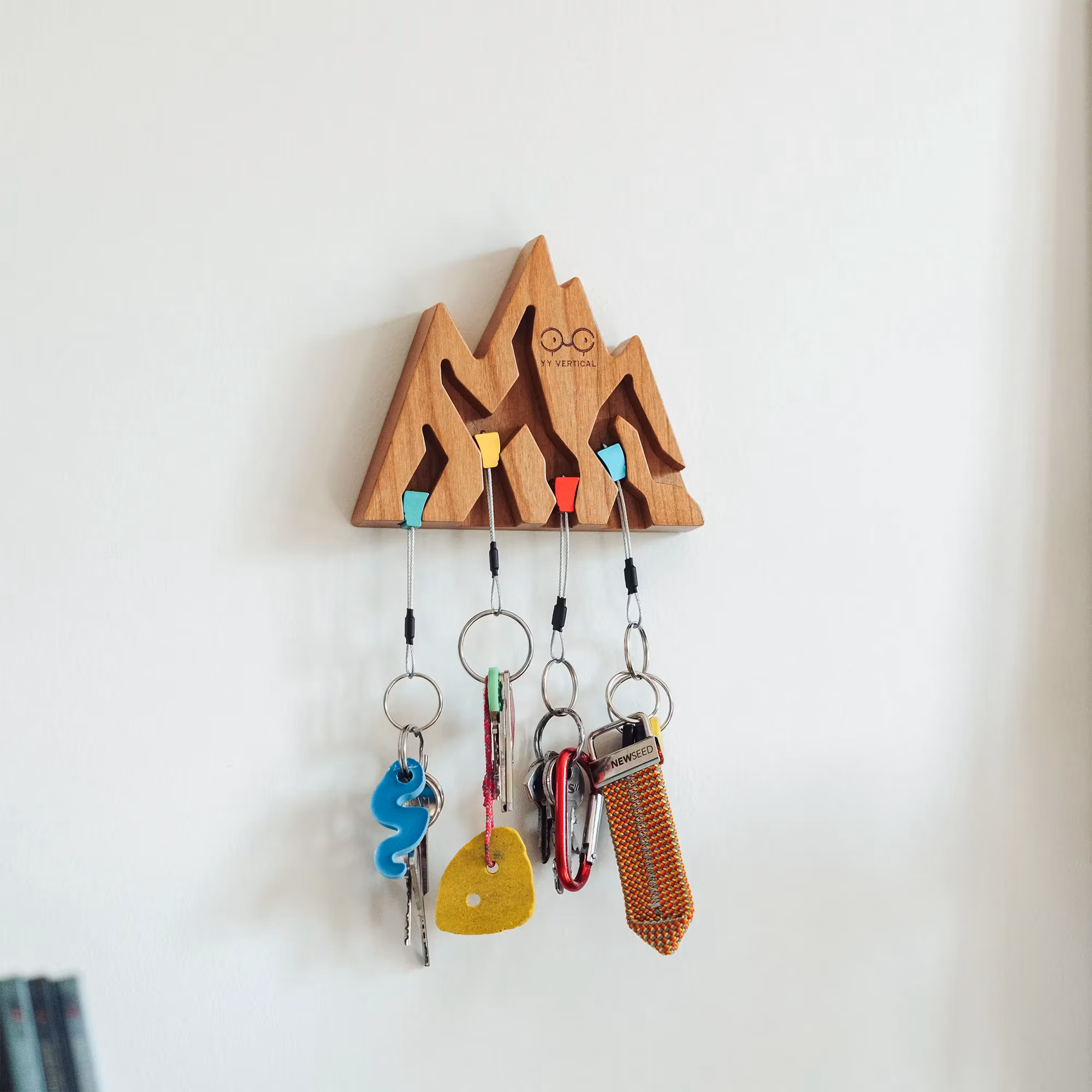 Vešiak na kľúče Y&Y Vertical Key Holder Mountain - cherry