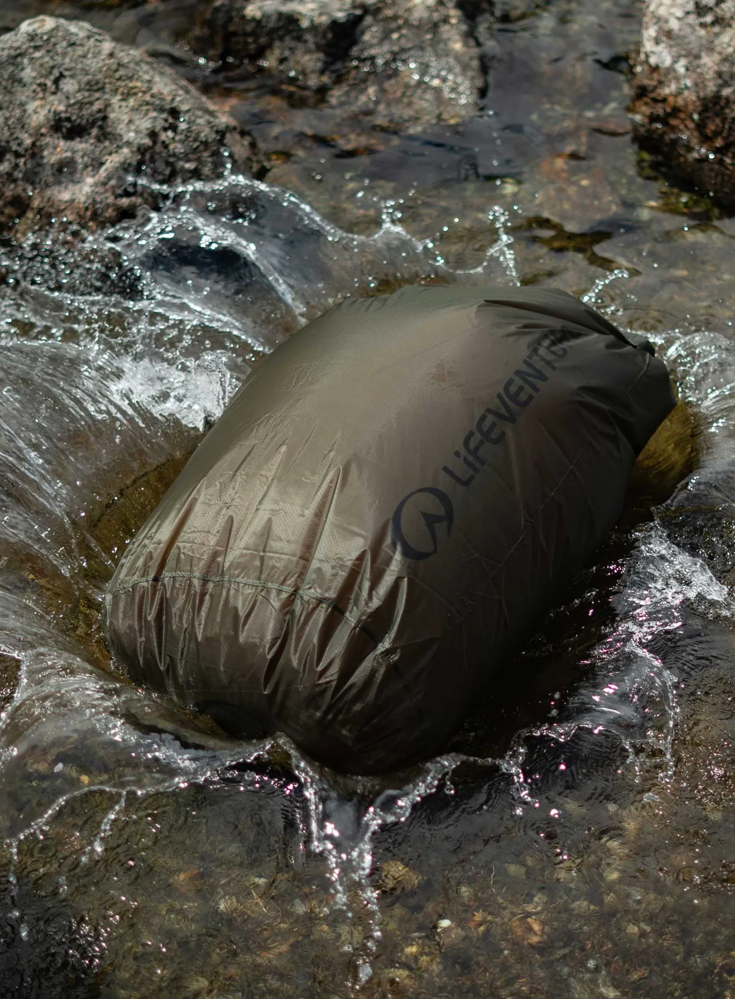 Nepremokavý vak Lifeventure Ultralight Dry Bag 25 l - olive