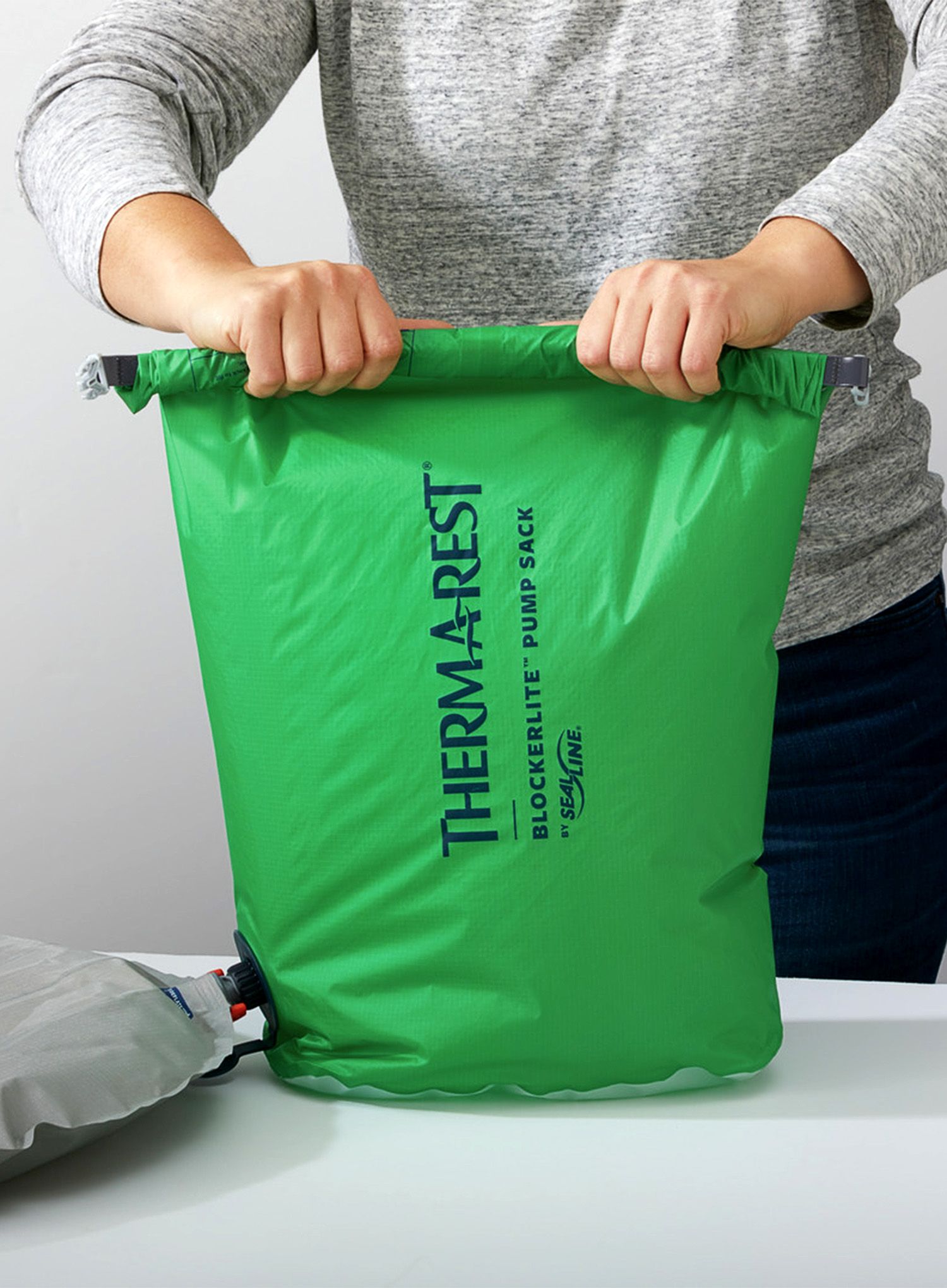 Taška s funkciou pumpu Therm a Rest BlockerLite Pump Sack